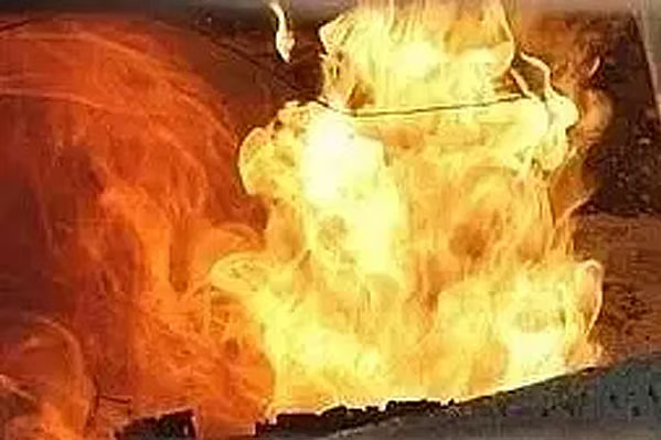 তুরাগে স্ত্রীর গায়ে আগুন, অভিযুক্ত স্বামী