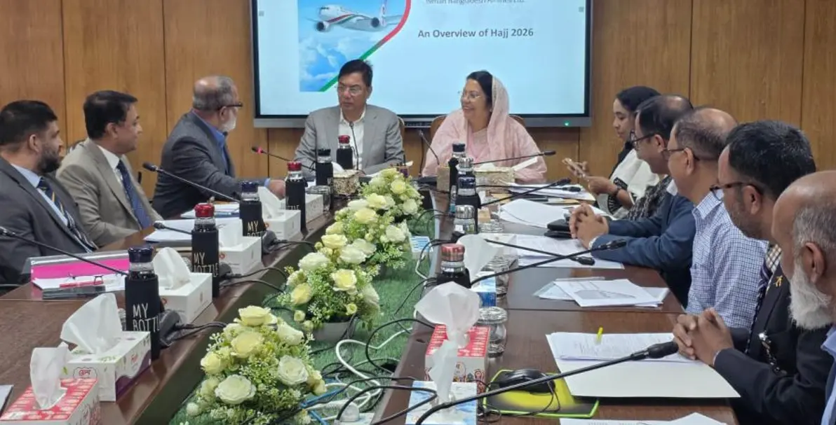 হজযাত্রীদের হয়রানি রোধে কঠোর হুঁশিয়ারি বিমানমন্ত্রীর