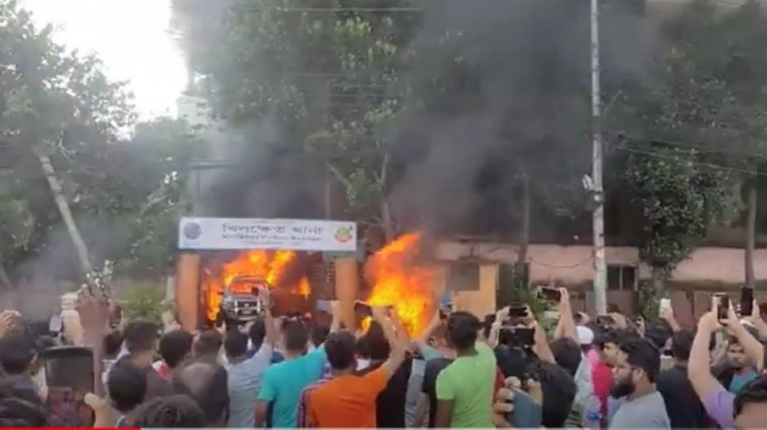 জুলাই অভ্যুত্থানে ৪৪ পুলিশ হত্যা: থমকে থাকা তদন্তে নতুন সরকারের ‘সবুজ সংকেত’