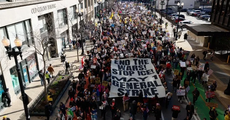 ট্রাম্প প্রশাসনের বিরুদ্ধে বিক্ষোভে উত্তাল যুক্তরাষ্ট্র: ‘নো কিংস’ আন্দোলনে শামিল লাখো মানুষ