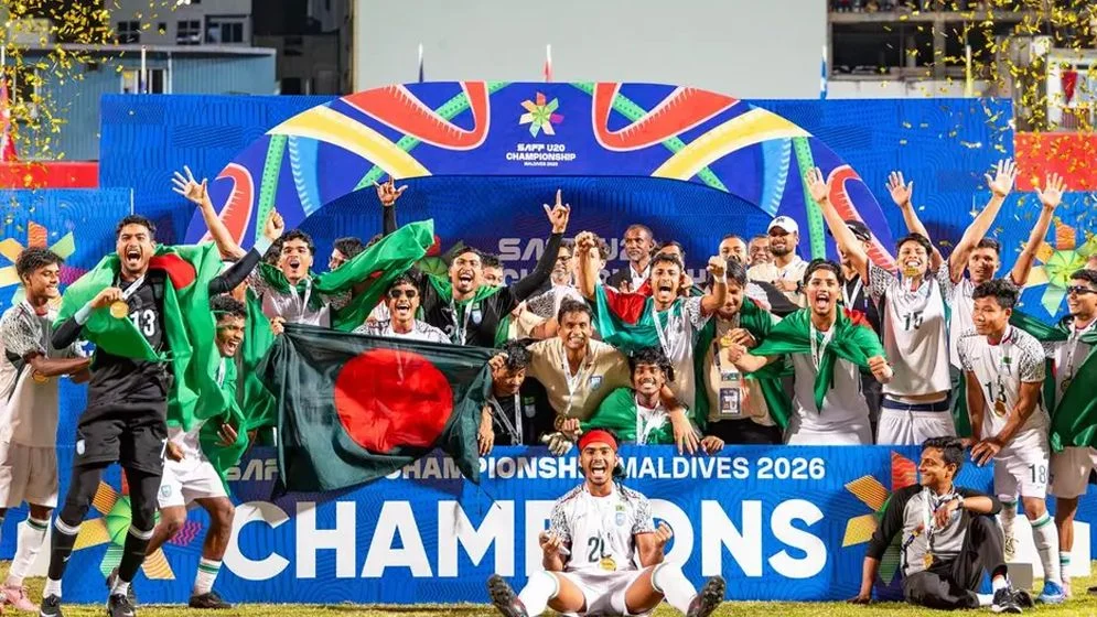 সাফ অনূর্ধ্ব-২০ চ্যাম্পিয়ন বাংলাদেশ ফুটবল দলকে হাতিরঝিলে রাজকীয় সংবর্ধনা