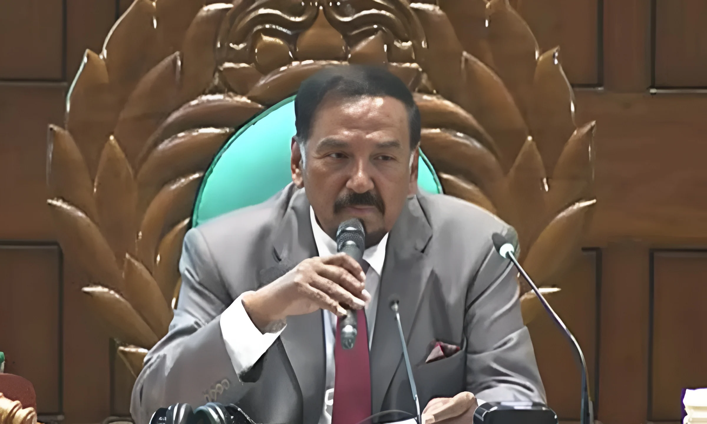 মাগরিবের নামাজটা আগে পড়ে নেন, বিরোধী দলকে স্পিকার