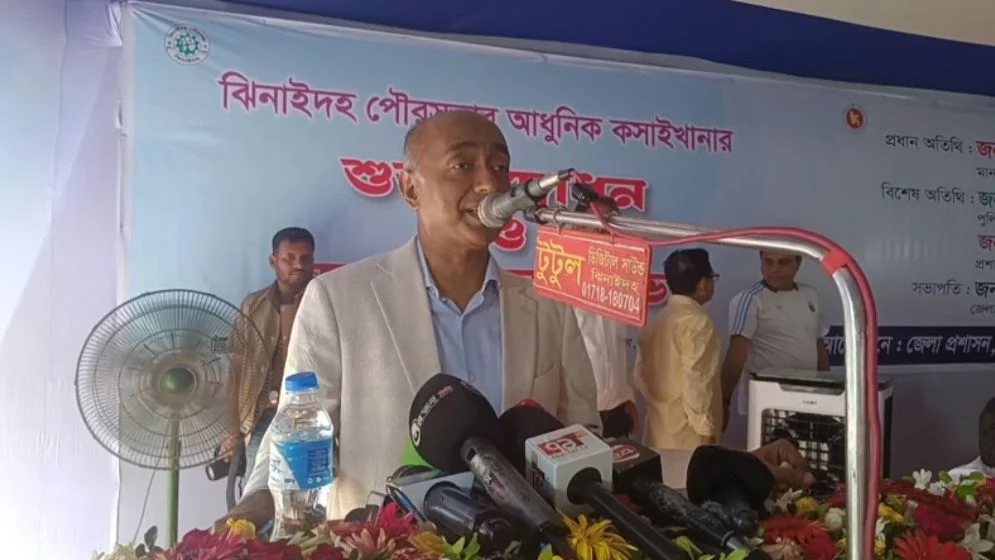 সময়মতো অফিসে না এলে চাকরি ছাড়তে হবে: আইনমন্ত্রী