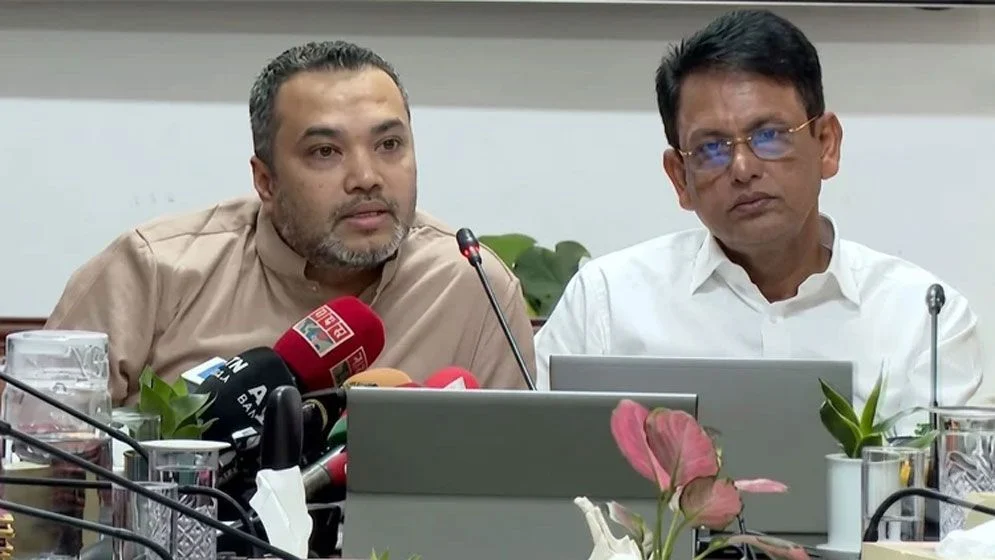 চলতি বছরের এসএসসির ফল শিক্ষার্থীদের প্রকৃত মেধার নিরপেক্ষ প্রতিফলন: শিক্ষাবিষয়ক উপদেষ্টা ড. মাহদী আমিন